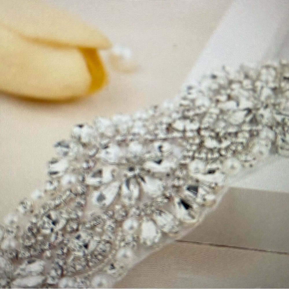 Elegant rhinestone and Pearl appliqué belt - Picture 2 of 5